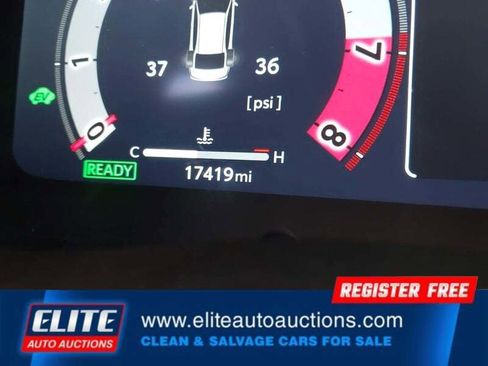 Used 2025 Toyota Camry XSE image 29