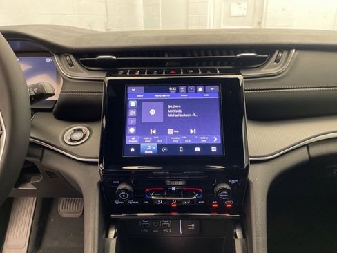 New 2025 Jeep Grand Cherokee Laredo X w/ Luxury Tech Group I image 10