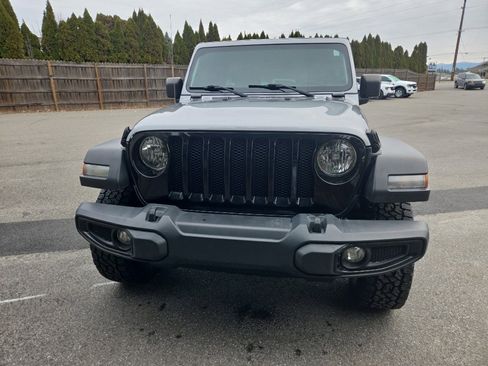 Used 2021 Jeep Wrangler Sport image 3