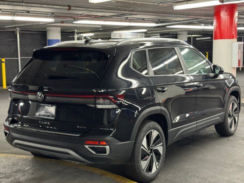 New 2025 Volkswagen Taos SE image 6