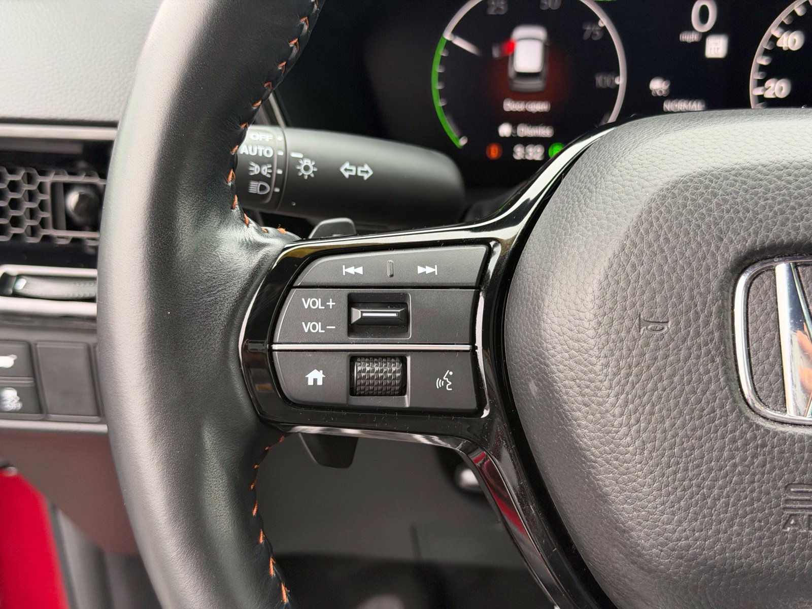 Used 2025 Honda CR-V Sport Touring image 18