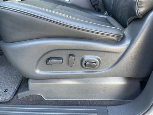 Used 2019 Nissan Titan PRO-4X w/ Pro-4x Utility Package AWD/4WD image 18