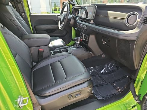 Certified 2026 Jeep Wrangler Unlimited Sahara w/ Safety Group AWD/4WD image 25