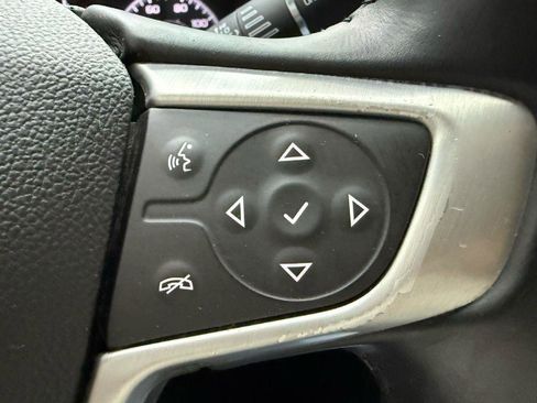 Used 2018 GMC Acadia SLE AWD/4WD image 16