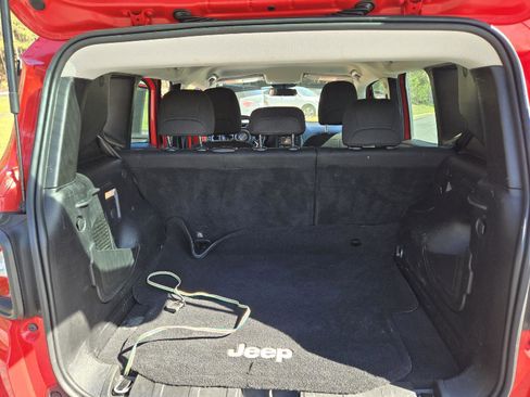 Used 2020 Jeep Renegade Sport image 24