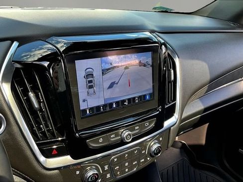 Used 2023 Chevrolet Traverse High Country AWD/4WD image 14