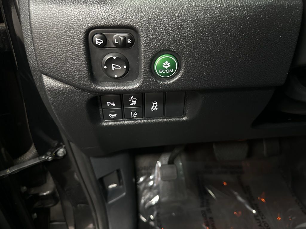Used 2025 Honda Passport TrailSport image 31