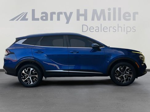 Used 2023 Kia Sportage EX image 7