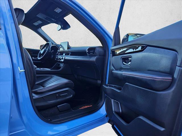 Used 2025 Honda Pilot TrailSport image 12
