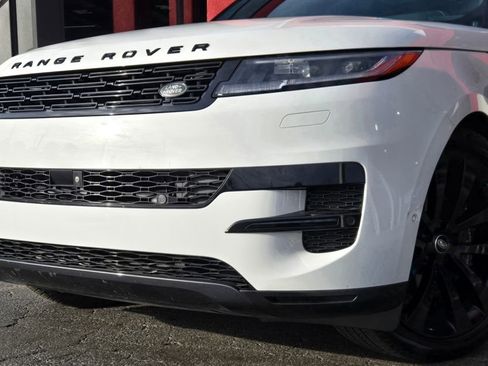 Used 2023 Land Rover Range Rover Sport SE AWD/4WD image 2