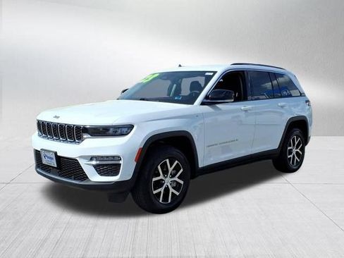 Certified 2023 Jeep Grand Cherokee Limited w/ Luxury Tech Group II AWD/4WD image 4