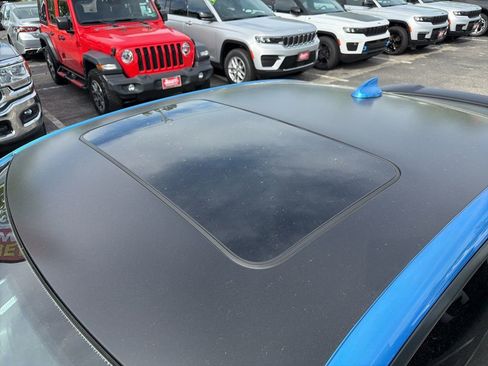 Used 2023 Dodge Charger GT w/ Blacktop Package image 9