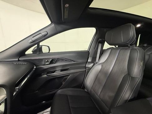 Used 2024 Cadillac Lyriq Luxury AWD/4WD image 18