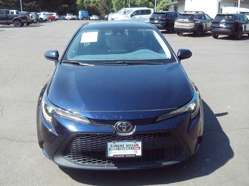 Used 2022 Toyota Corolla LE FWD image 8