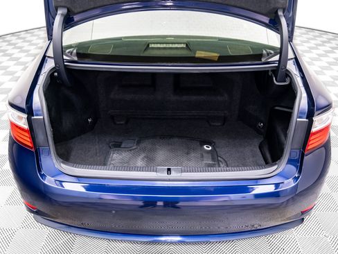 Used 2015 Lexus ES 300h image 29