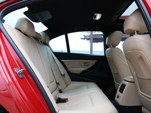 Used 2018 BMW 330i xDrive 330xi Sedan w/ Premium Package image 39