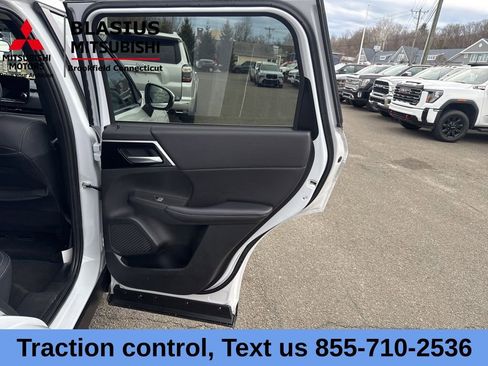 Used 2024 Mitsubishi Outlander 4WD Plug-In Hybrid image 16