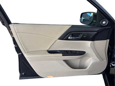 Used 2015 Honda Accord EX-L image 18