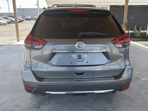 Used 2019 Nissan Rogue S w/ Special Edition Package FWD image 5
