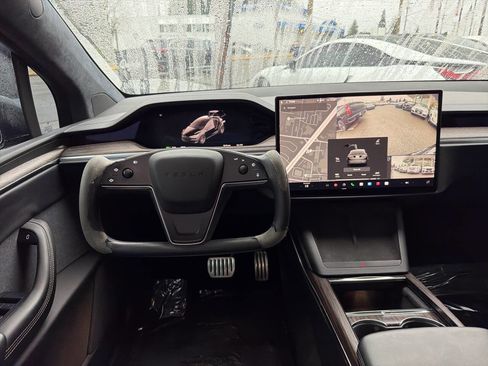 Used 2022 Tesla Model X image 28