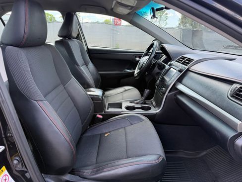 Used 2016 Toyota Camry SE image 18