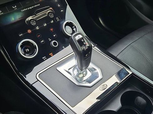 Used 2020 Land Rover Range Rover Evoque R-Dynamic SE image 12