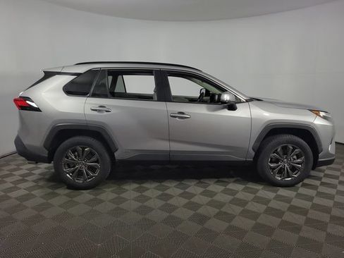 Used 2022 Toyota RAV4 XLE Premium AWD/4WD image 10