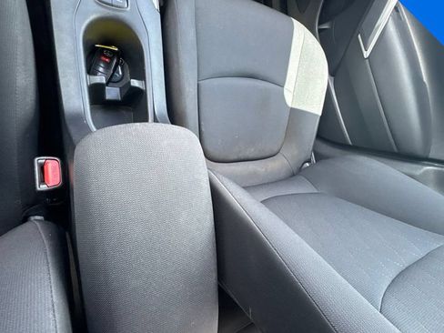 Used 2024 Toyota Corolla Cross LE w/ Moonroof Package FWD image 30