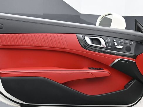 Used 2016 Mercedes-Benz SL 550 image 9