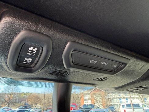 Used 2019 Jeep Wrangler Unlimited Sahara image 21