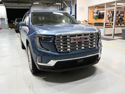 New 2026 GMC Acadia Denali w/ Super Cruise Package image 3