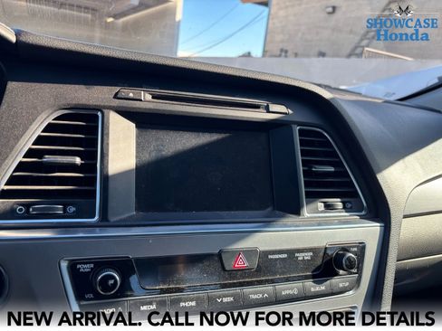 Used 2016 Hyundai Sonata Sport w/ Option Group 1V image 9