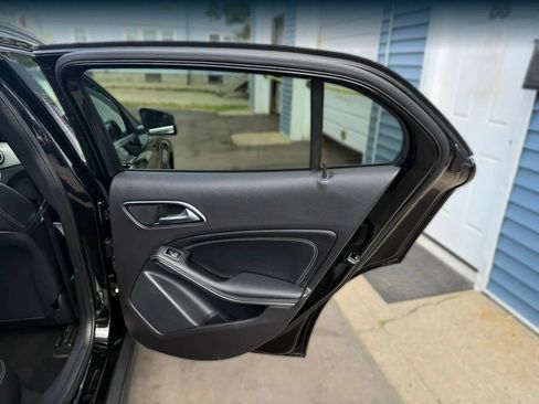 Used 2020 Mercedes-Benz GLA 250 4MATIC image 36