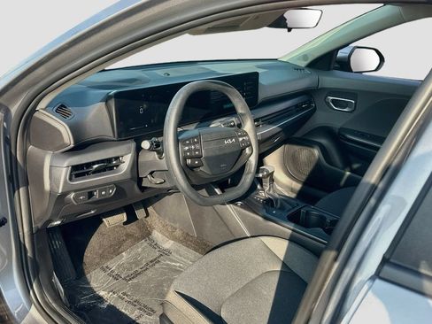 Certified 2025 Kia K4 FWD image 9