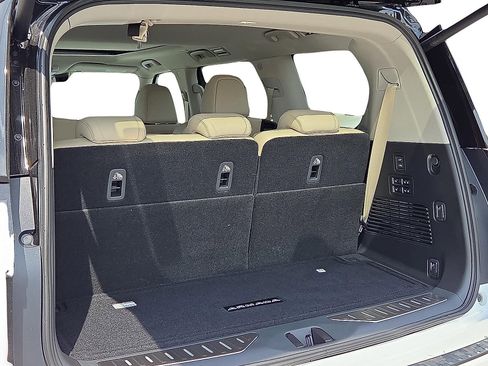 New 2026 Nissan Armada Platinum Reserve w/ Convenience Package image 9