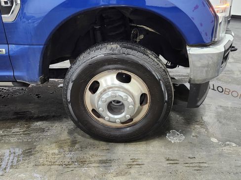 Used 2022 Ford F350 Lariat w/ Lariat Ultimate Package image 11