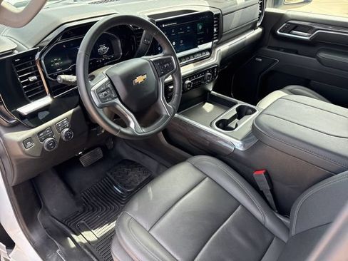 Used 2025 Chevrolet Silverado 2500 LTZ w/ LTZ Convenience Package AWD/4WD image 13