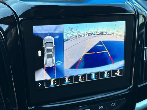 Used 2021 Chevrolet Traverse Premier image 29