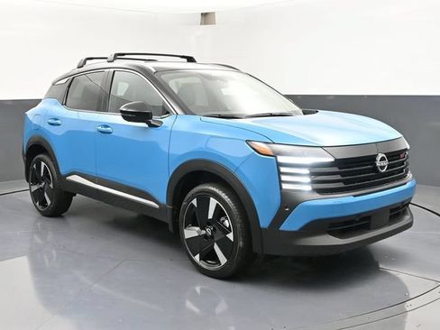 New 2026 Nissan Kicks SR FWD image 2