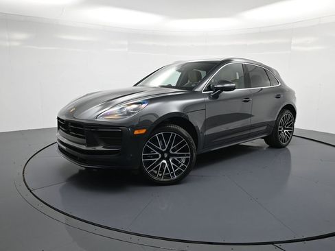 Certified 2026 Porsche Macan AWD/4WD image 28