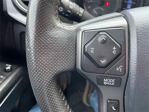 Used 2017 Toyota Tacoma TRD Sport image 16