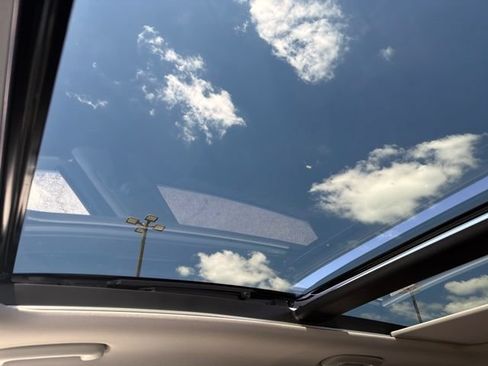 Used 2024 Kia Sorento S w/ Panoramic Sunroof Package FWD image 26