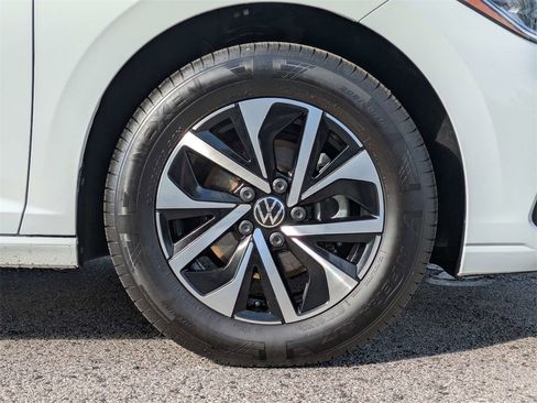 Certified 2025 Volkswagen Jetta S image 11