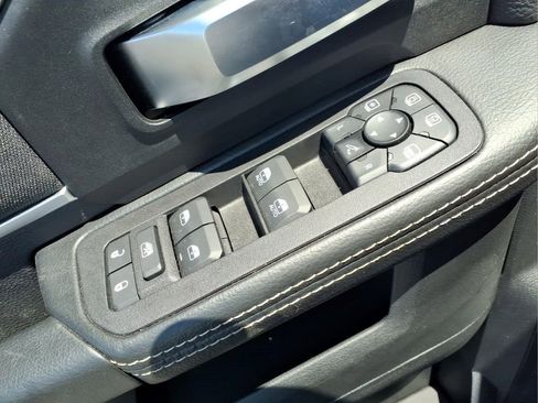 Used 2025 RAM 2500 Big Horn AWD/4WD image 15