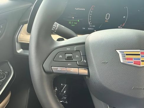 Used 2024 Cadillac XT4 Luxury FWD image 16