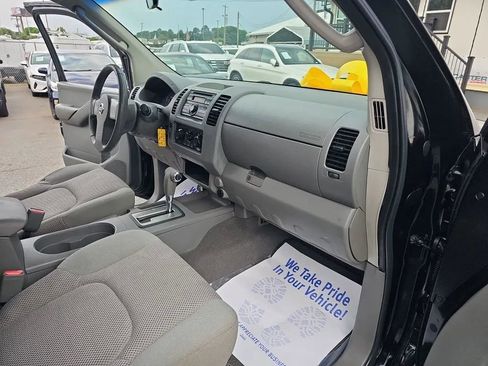 Used 2008 Nissan Frontier SE w/ Tow Hitch Pkg RWD image 16