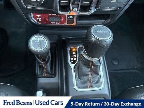 Used 2022 Jeep Gladiator Mojave w/ Cold Weather Group image 36
