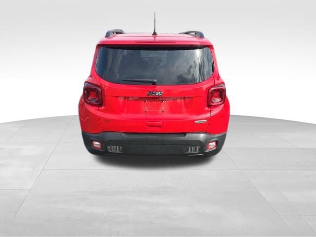 Used 2020 Jeep Renegade Latitude w/ Cold Weather Group FWD image 9