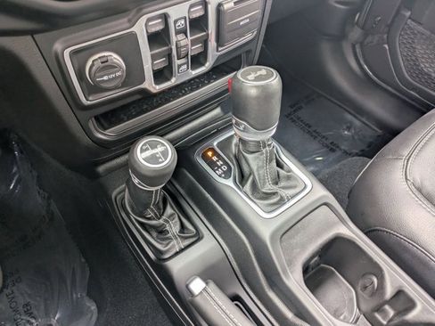 Used 2022 Jeep Wrangler Unlimited Sahara w/ Cold Weather Group image 13