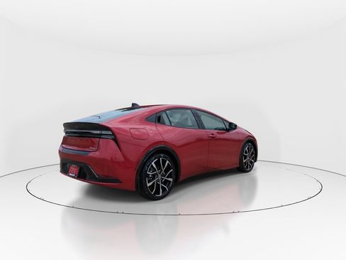 New 2026 Toyota Prius Plug-In Hybrid FWD image 8